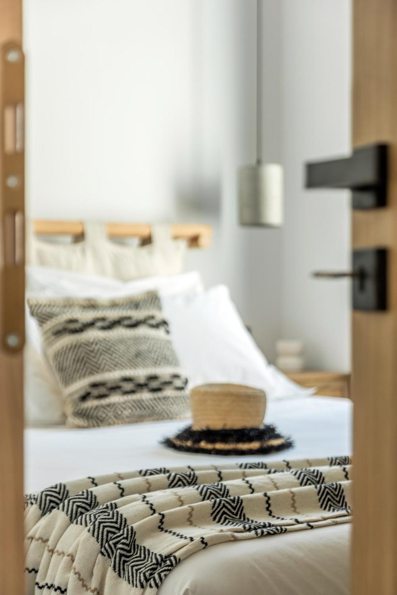 Nikole Cottage House By The Sea Kokkini Hani エクステリア 写真